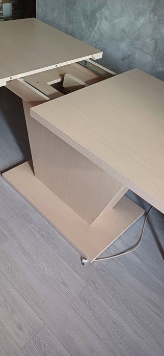 Masă  de  lemn, extensibila, 120/68