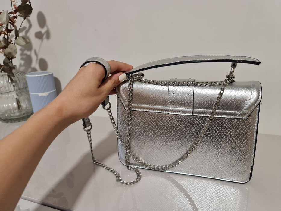 Шапки, Блейзър Zara, Liu Jo, Bershka