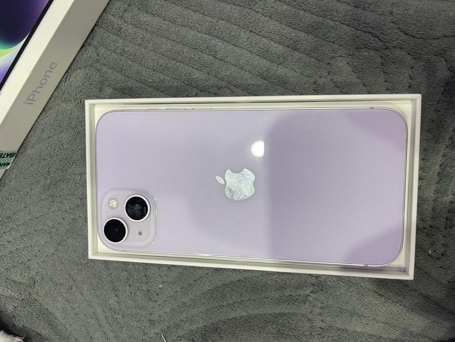 Продам айфон 14 +