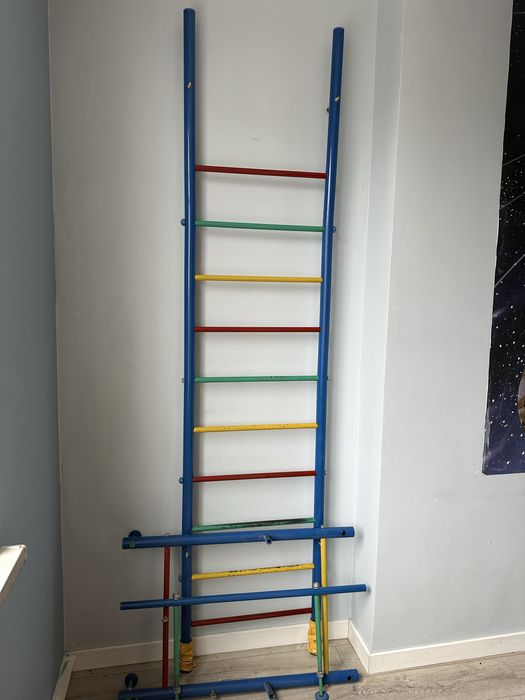 Продам: шведская стена вместе с турником