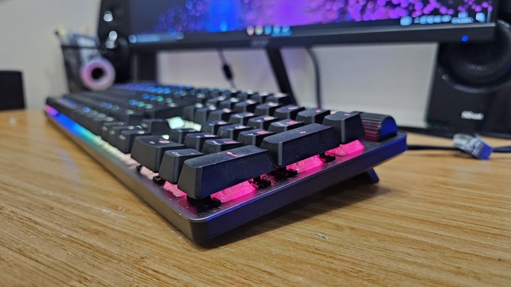 Asus ROG Strix Scope II  клавиатура + Подаръци