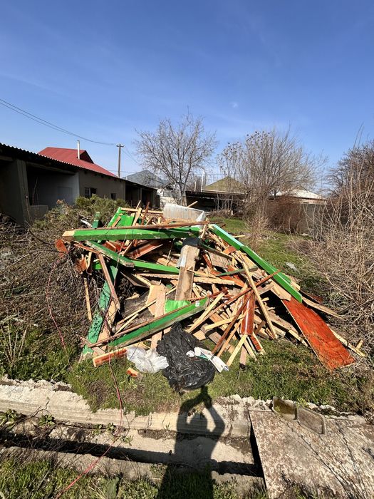 Дровы, стропилы, елки