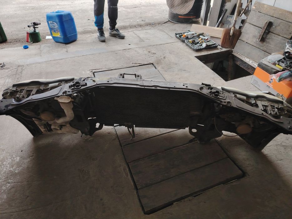 Ноускат с200 W203 Бампер продам