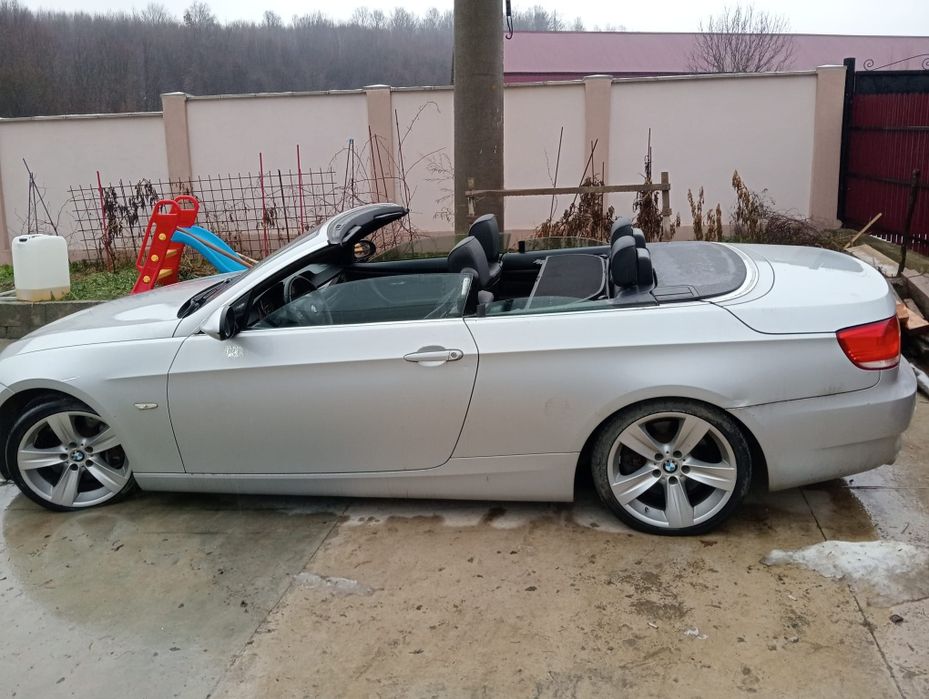 Dezmembrez BMW 330d cabrio