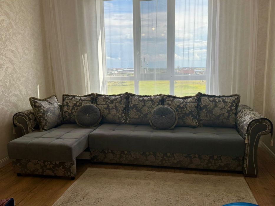 Продам диван для гостинной