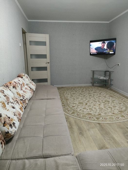 Продам 3ком квартиру по Есет Батыра, 62кв,на 1/5,есть  отдельный вход,