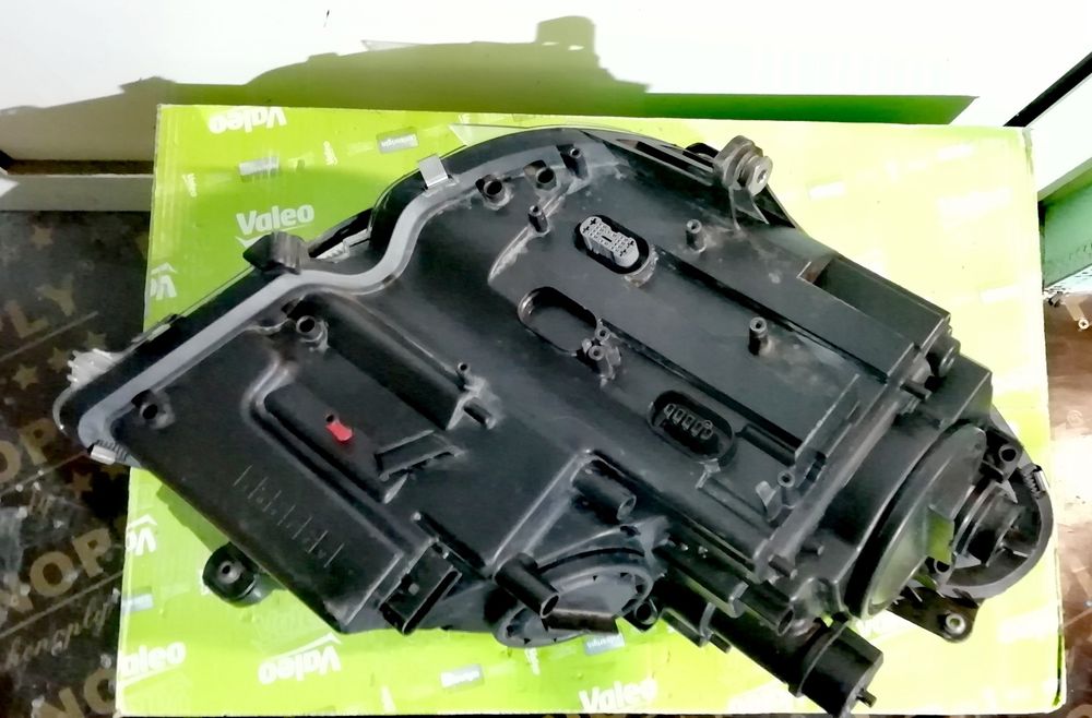 Фар Фарове Mercedes CLS W219 Hella Bi-xenon AFS / Мерцедес ЦЛС HELLA.