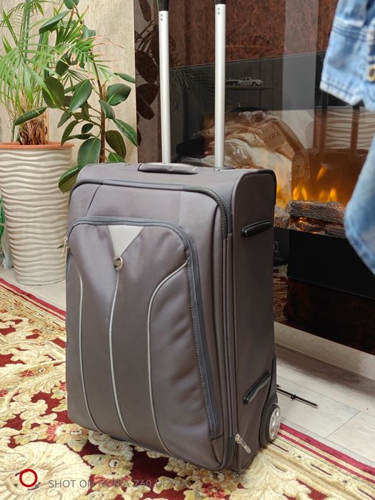 Продается дорожный чемодан