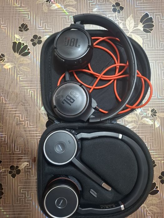 Vând căști Jabra și JBL