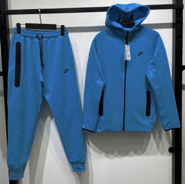 Trening Nike Tech