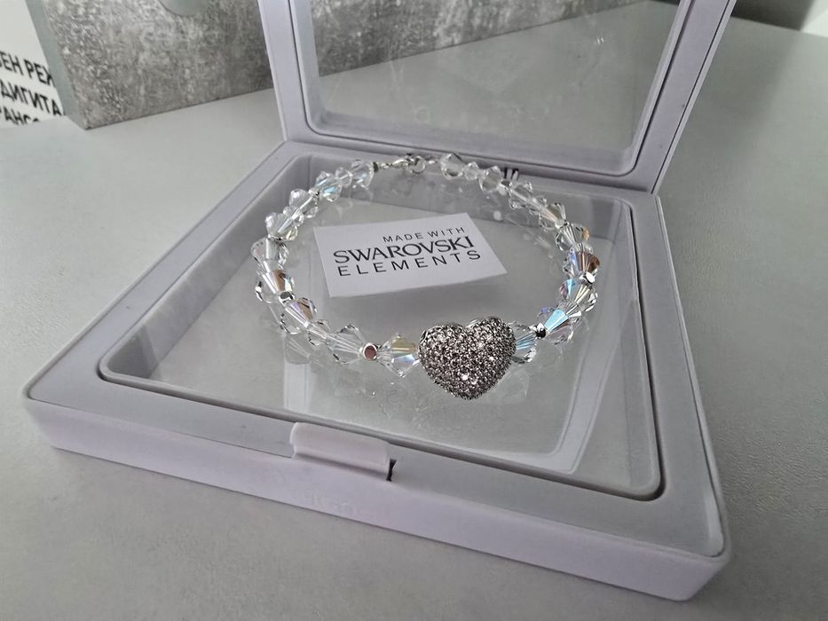 Обеци и гривни с кристали Swarovski