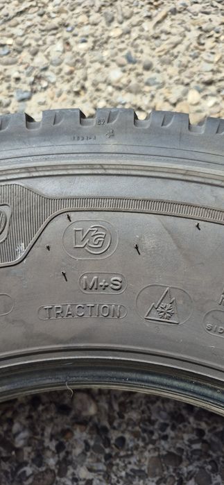4 anvelope camion tractiune Michelin 235/75/17,5;dot 2021.Pretul este pe bucata.