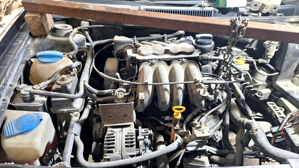 Продсва се на части голф 4 1.6 sr