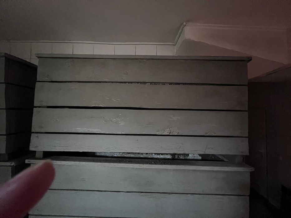 Вазоны деревянные б/у