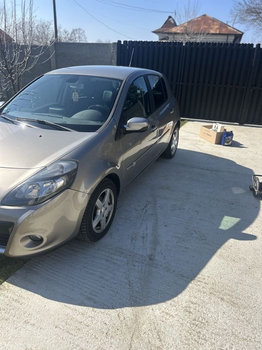 Vand renault clio /2012/1.5 dci / 90 cp /diesel