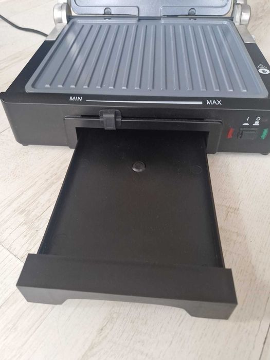 Grill electric in stare foarte buna