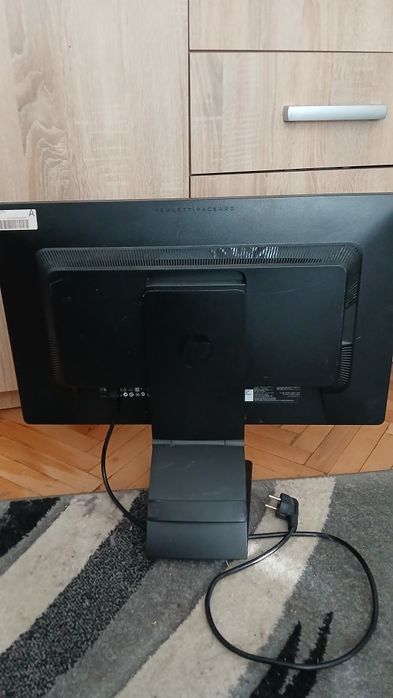 Продавам монитор за компютър.