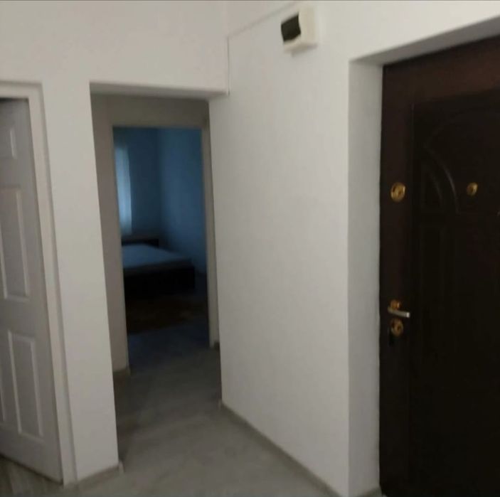 Închiriez apartament