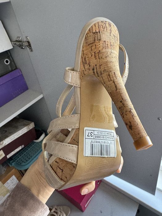 Обувь по 4500 тенге новая