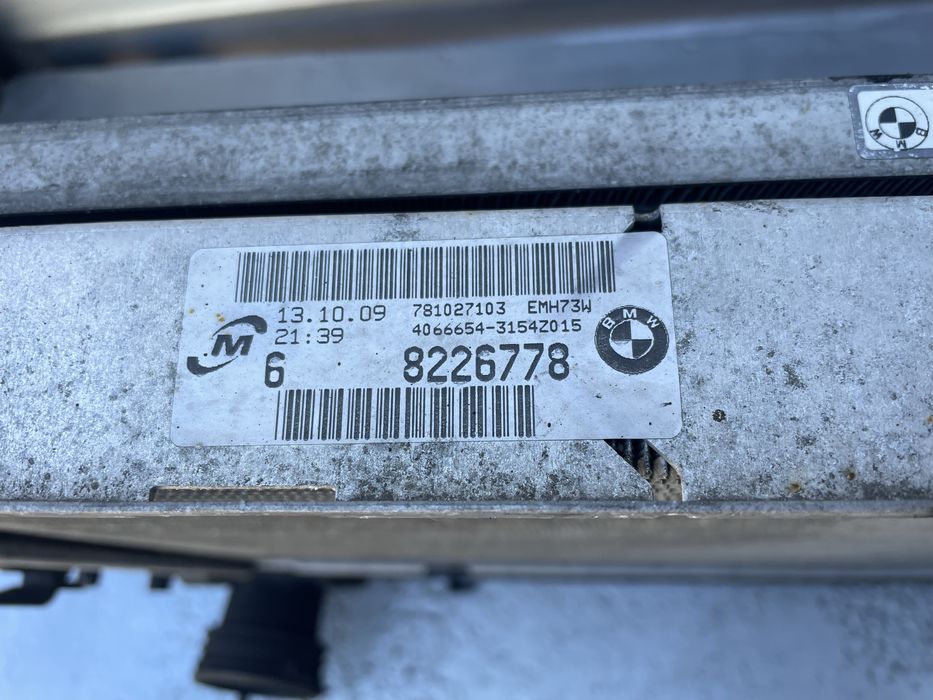 Радиатор БМВ Е90/ Е91, 3.0д (radiator bmw e90 3.0d)