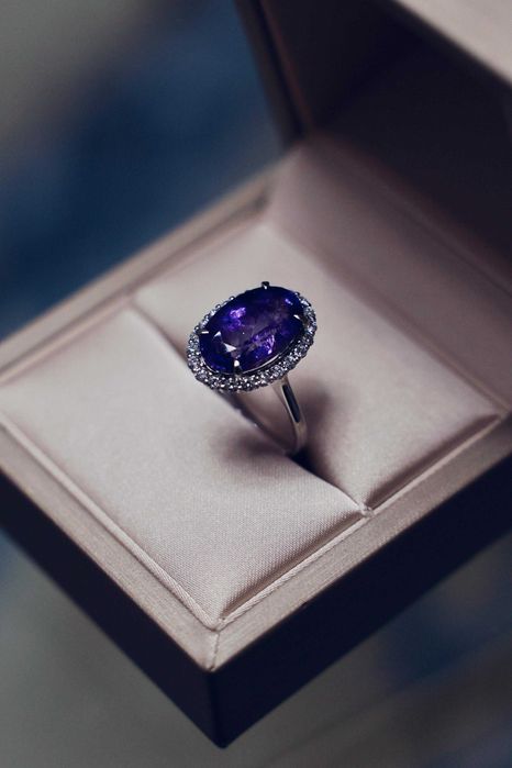 Inel din aur alb 14K cu tanzanit natural 7,92 ct și diamante VS1