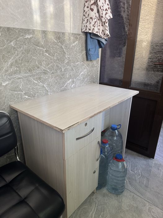 Маникюрный столик сатылады