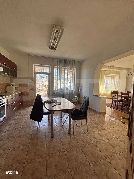 Casa de inchiriat, 8 camere, 800 mp, in Gruia langa stadion CFR