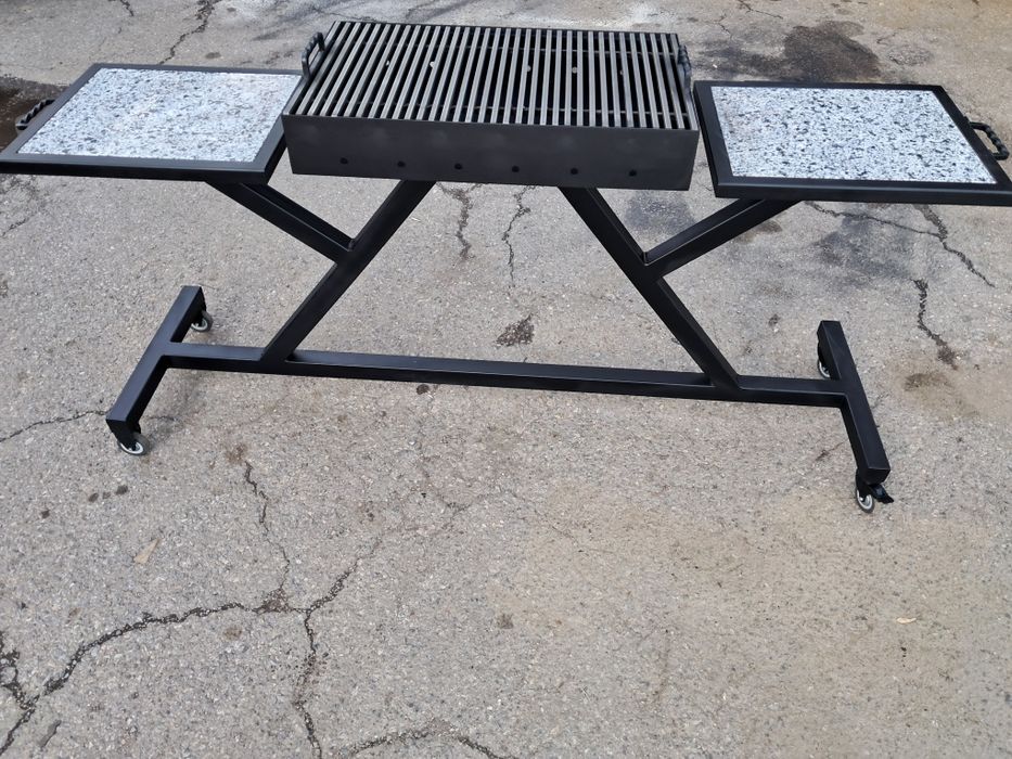 Барбекю на дърва и въглища