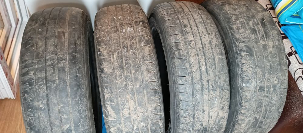 Продам комплект летние шины.