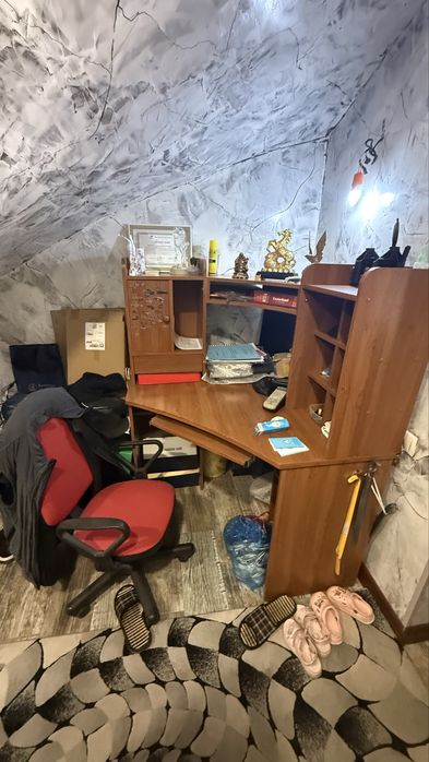 Угловой компьютерный стол