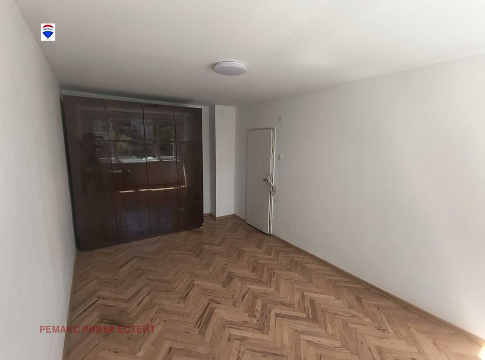 Продава се Тристаен апартамент в Русе, Център - 98 кв.м за 1653 €/кв.м - Снимка #10