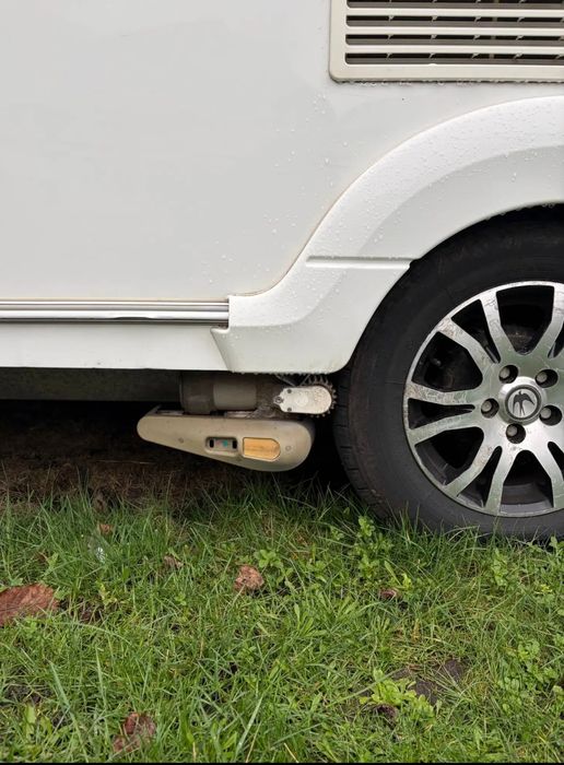 Rulotă Swift Challenger 530–2011/12–stare excepțională, complet echipa