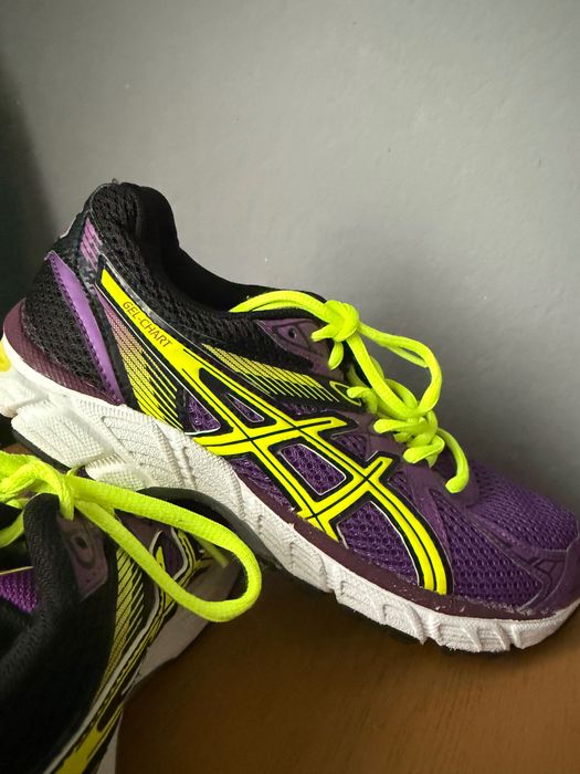 Обувки  за бягане Asics 38,5 номер