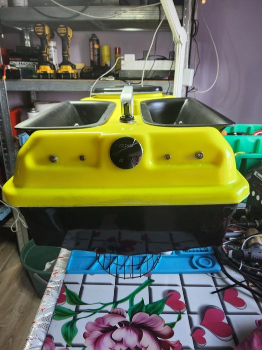 NAVOMODEL DE VITEZA / Barcuta de pescuit, 4s, motor brushless