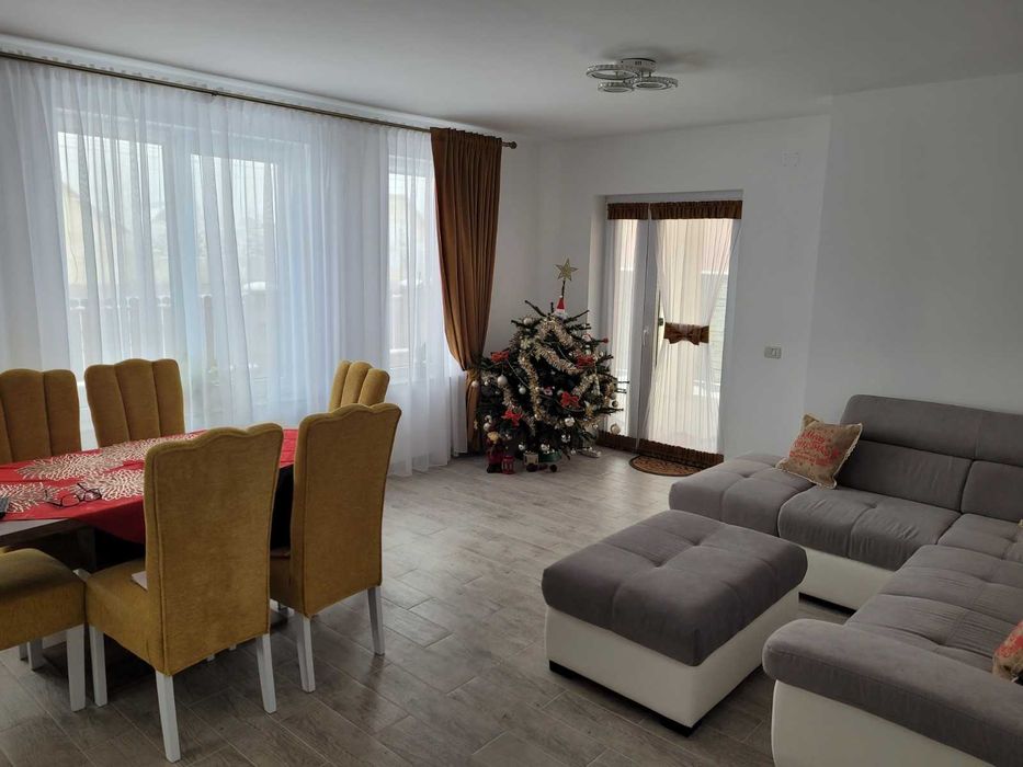Proprietar vand Casa pe parter