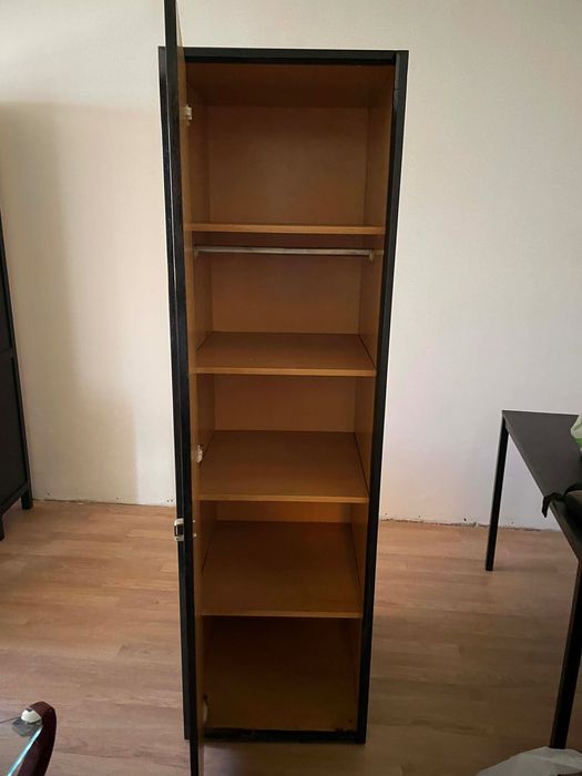 Висок шкаф / гардероб – пребоядисан, много добро състояние