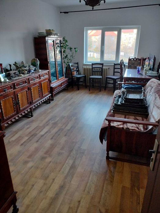 Vând apartament 3 camere Brădet