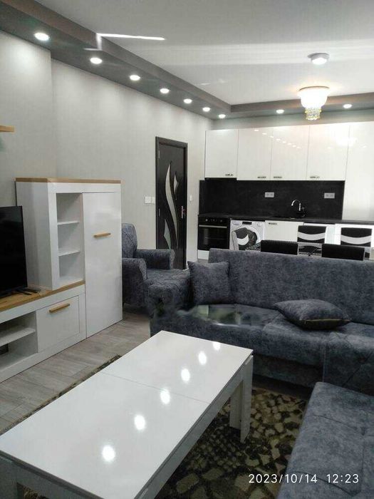 Продава се Тристаен апартамент в Пловдив, Христо Смирненски - 83 кв.м за 2049 €/кв.м - Снимка #3