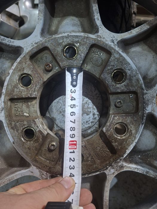Продам диски на внедорожник R16