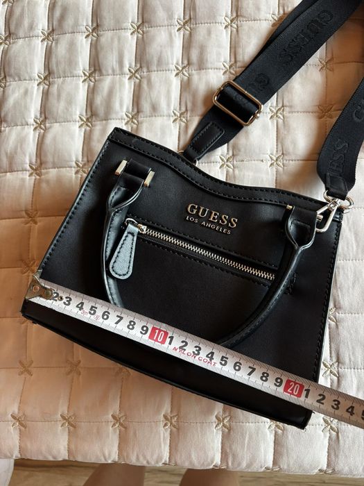 Дамска чанта Guess