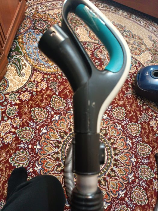 Продается пылосос Beston