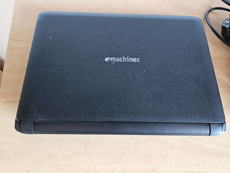 Нетбук netbook emachines