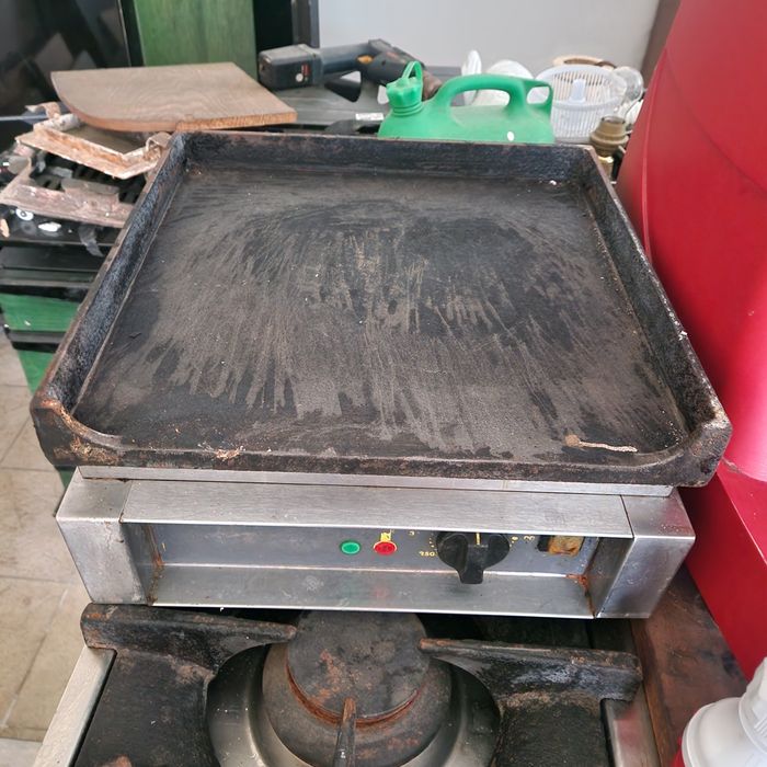 Gratar gaz sau curent, de inox, de banc