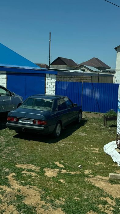 Мерседес 190 2.3