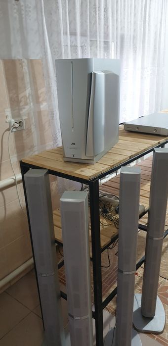 Домашний кинотеатр JVC.