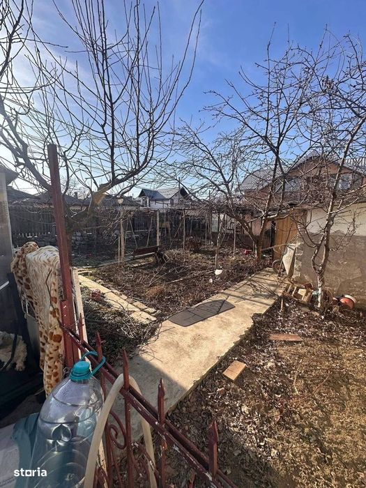 De vanzare casuta și teren in Roman, 300mp cu 12ml deschidere 25.000e