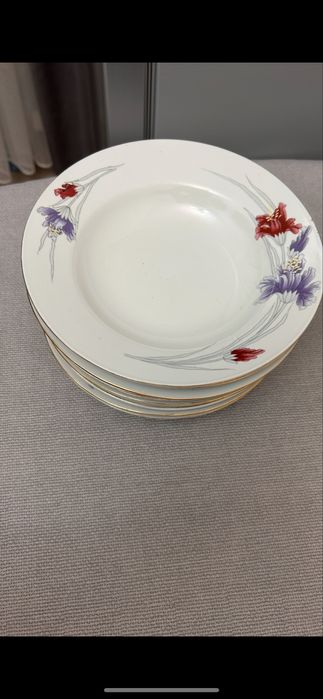 Тарелки сервизные