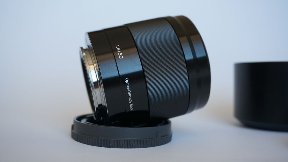 1.8/50 Sony 50 mm OOS  E-mount Обективът сони 50mm f1.8