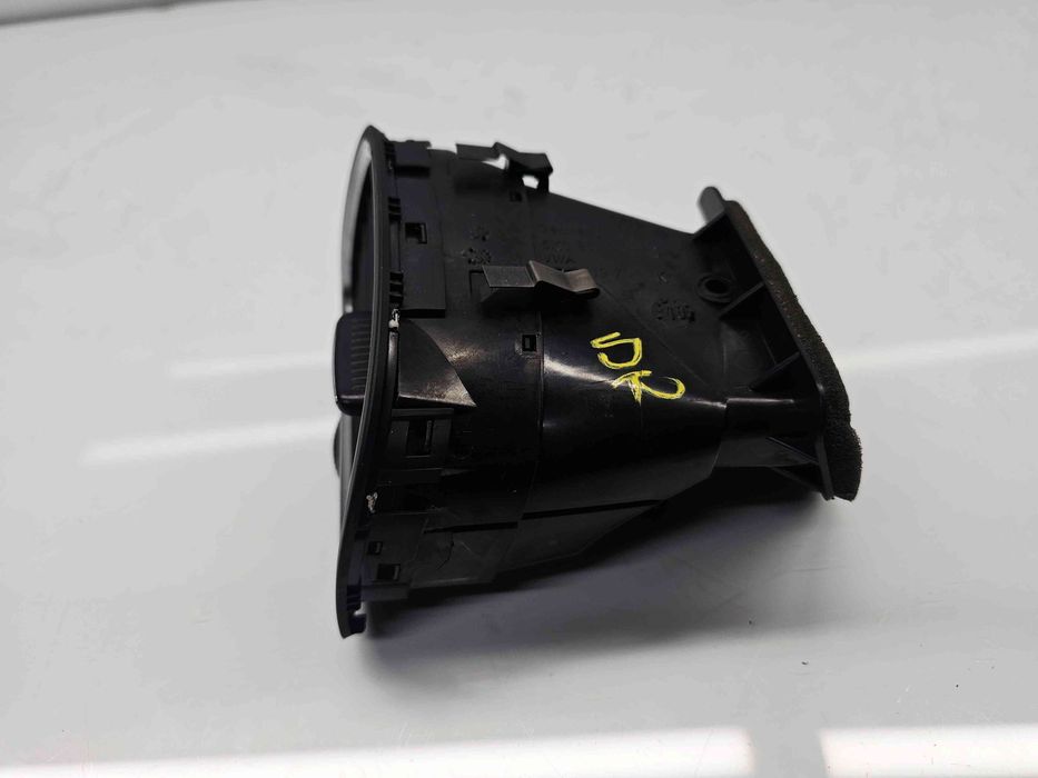 Grila aerisire dreapta Volkswagen Golf 6 (5K1) [Fabr 2009-2013] 5K081