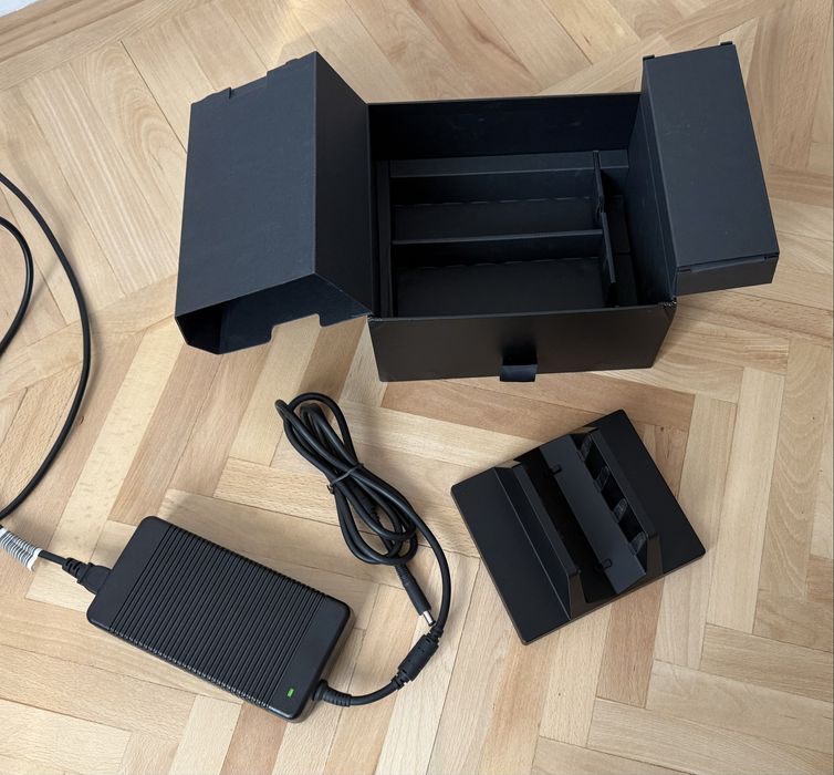 Accesorii Intel NUC12SNKi72 (adaptor alimentare si suport)
